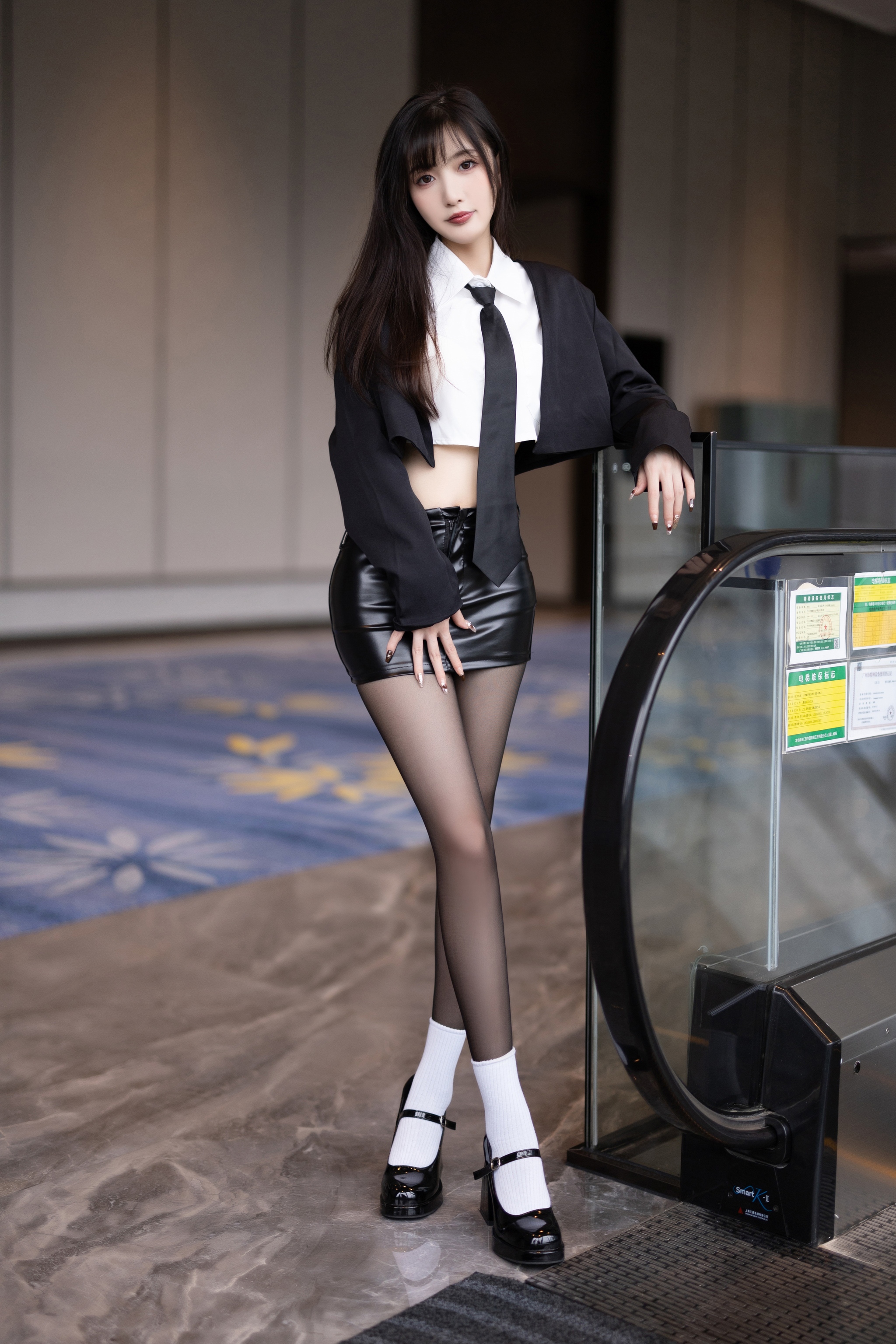 001.林星阑-内购-黑丝皮裙[112P]-XikXak